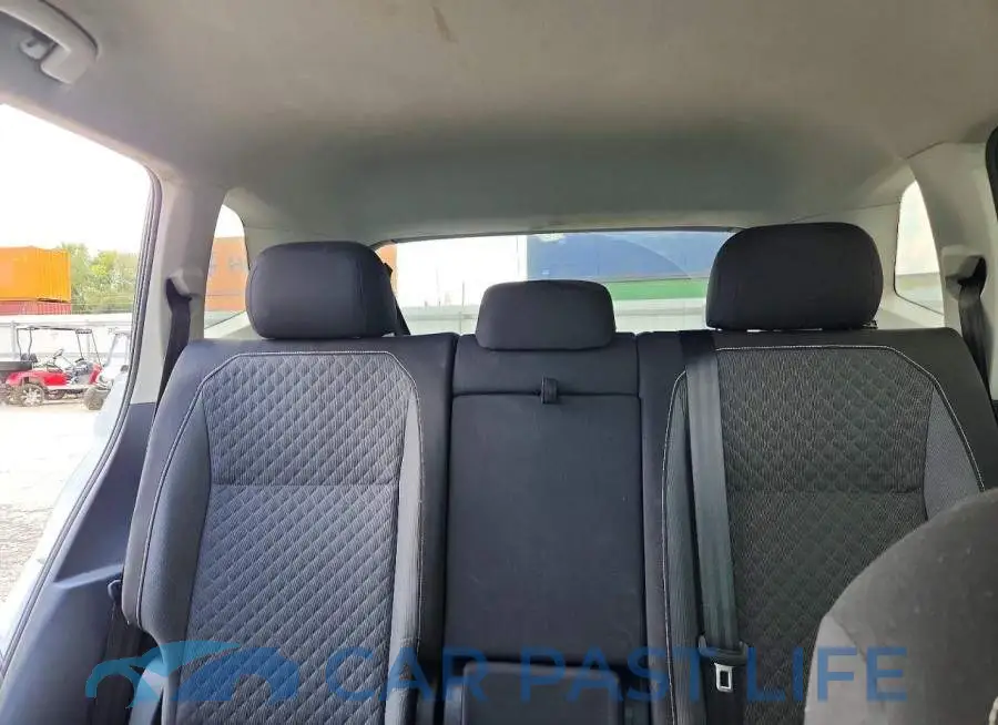 3VV0B7AX2MM118909# 10