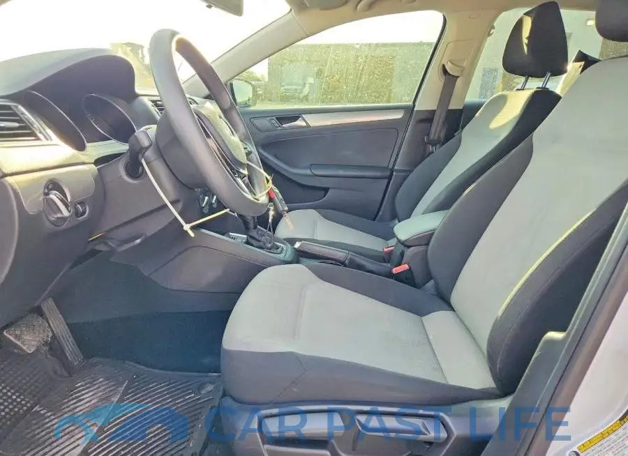 3VW2B7AJ9HM341535# 7
