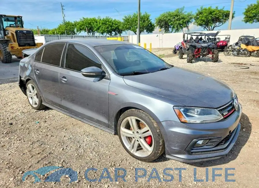 3VW5T7AJ1HM211808# 4