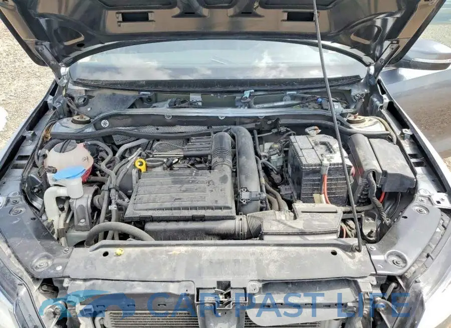 3VWDB7AJ8HM313816# 11