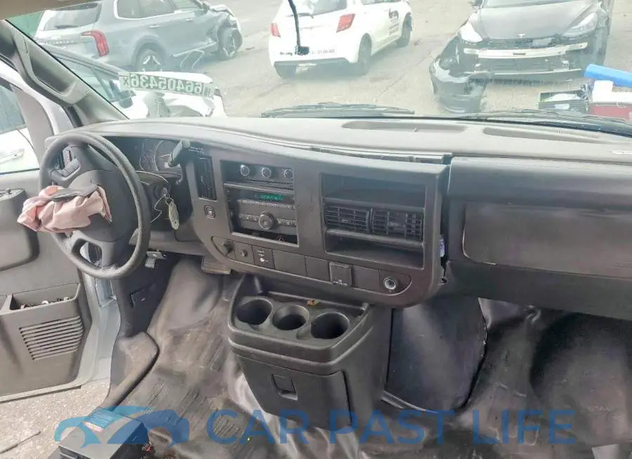 1GTW7AFP2S1252099# 8