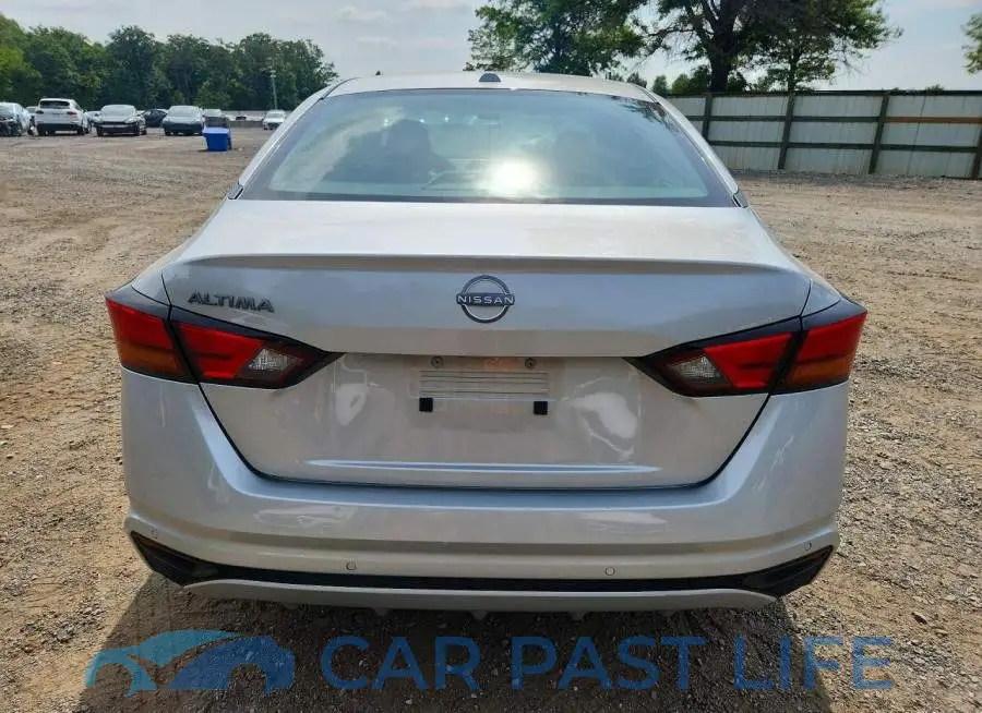 1N4BL4DV2SN378765# 6