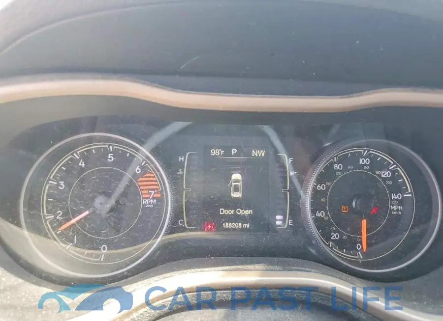 1C4PJLCB8JD605372# 9