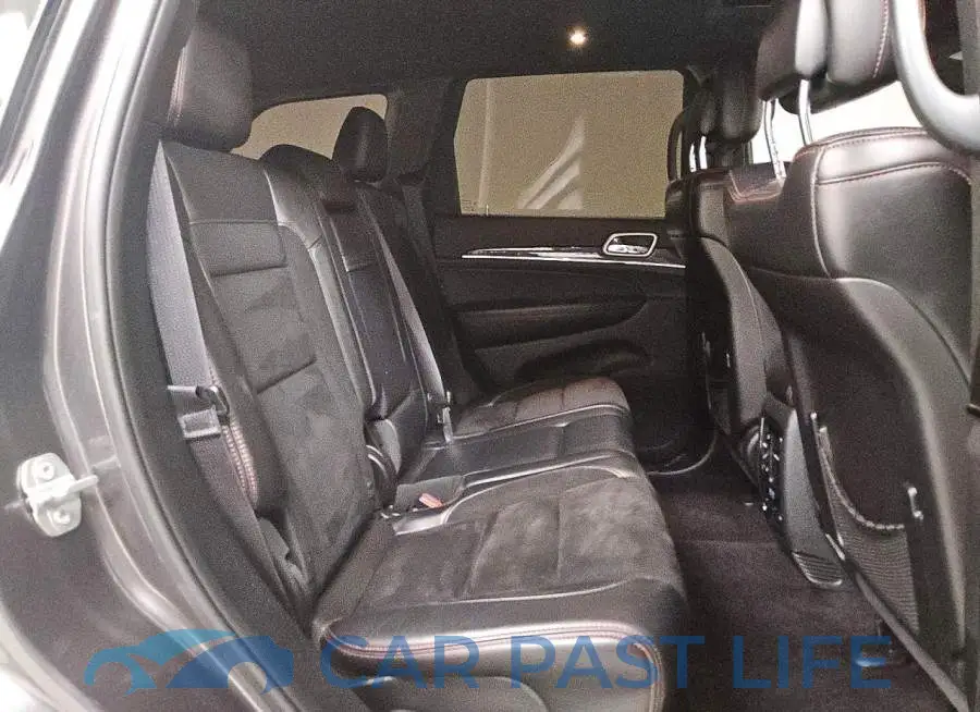 1C4RJFLG2HC651883# 11