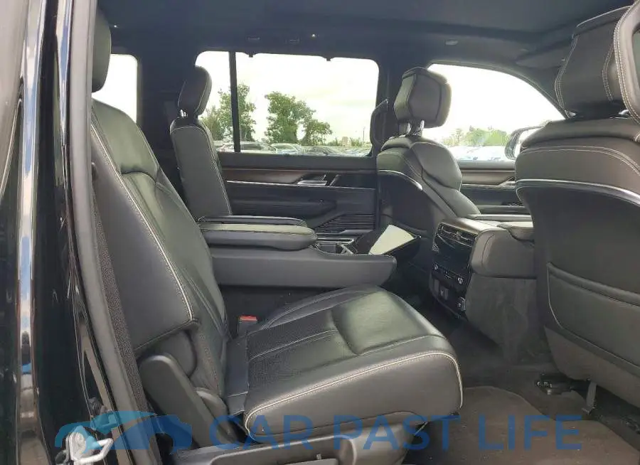 1C4SJVFP7PS510612# 11