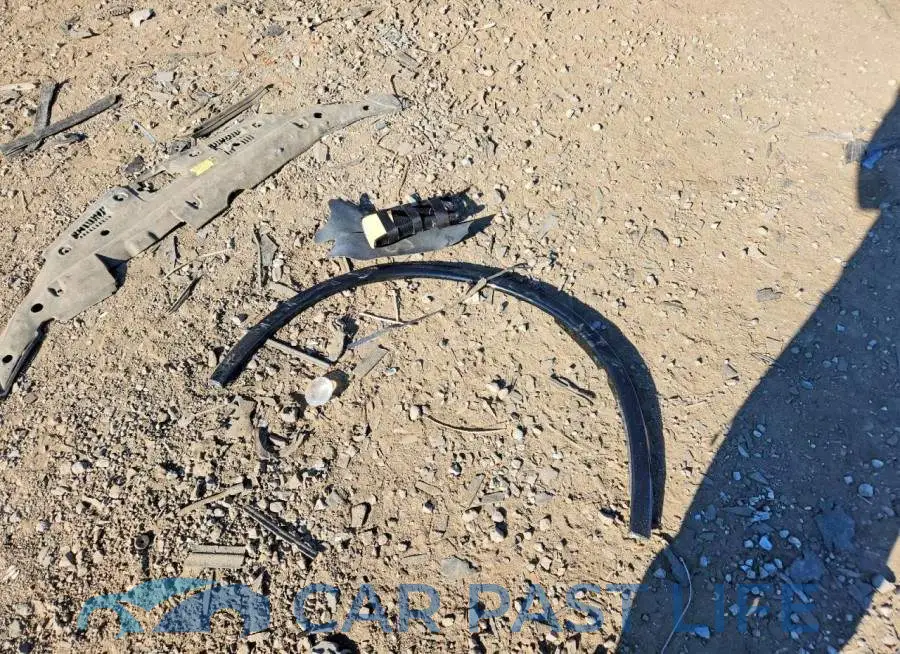 1C4SDJET8JC101826# 13