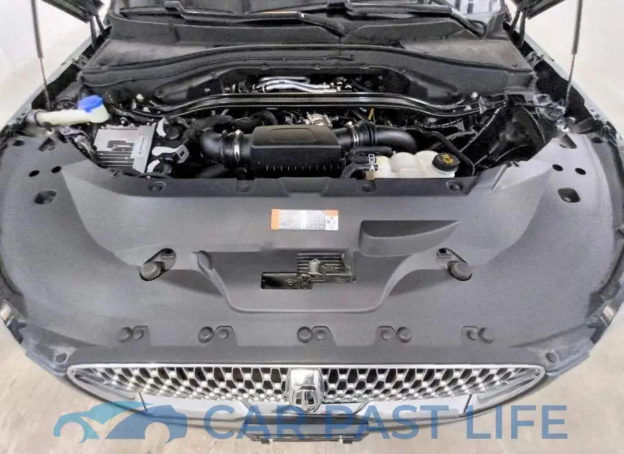 5LM5J7WC1PGL04865# 12