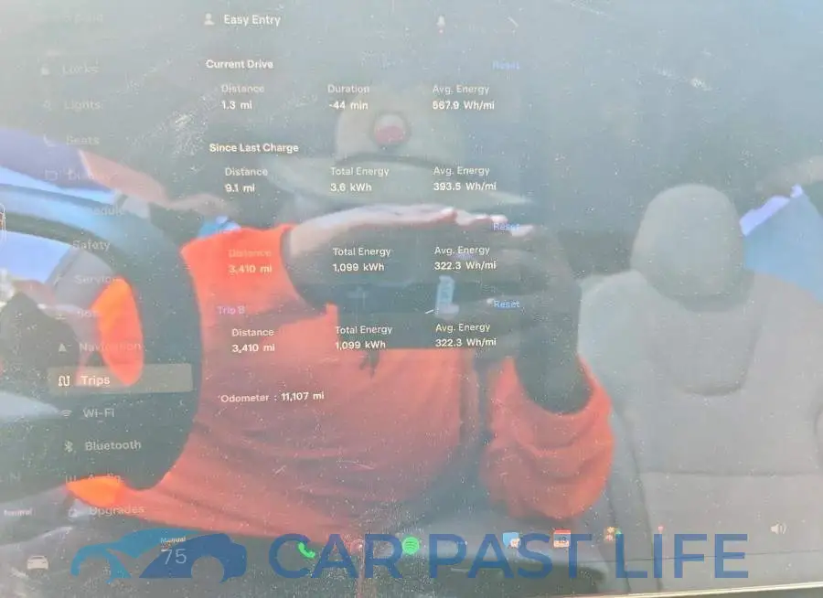 5YJSA1E60PF513978# 9