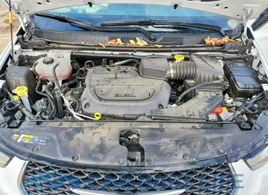 2C4RC1GGXTR176572# 12