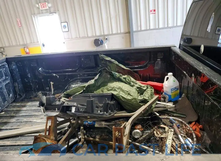 1GCVKREC4JZ313220# 12