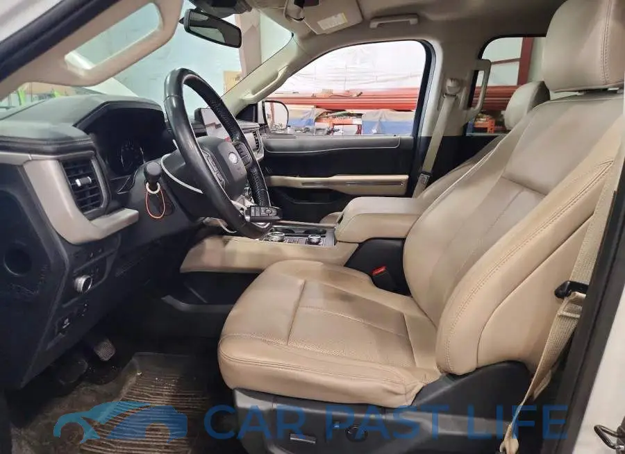 1FMJU1JT9NEA27940# 7