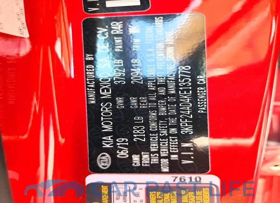 3KPF24AD4KE135778# 13