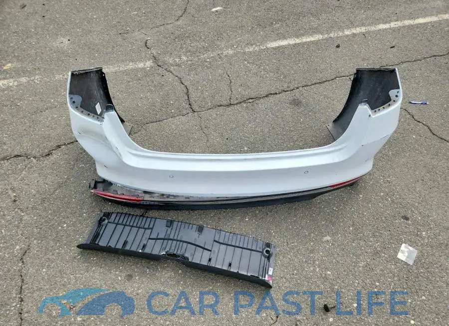 KNAGT4L30J5206052# 12