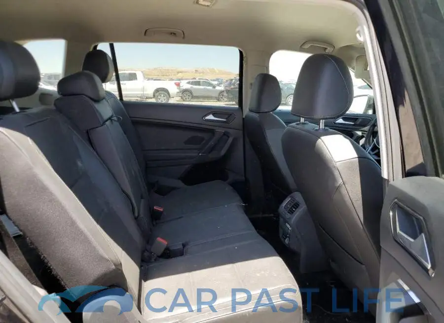 3VV3B7AX2JM207792# 10