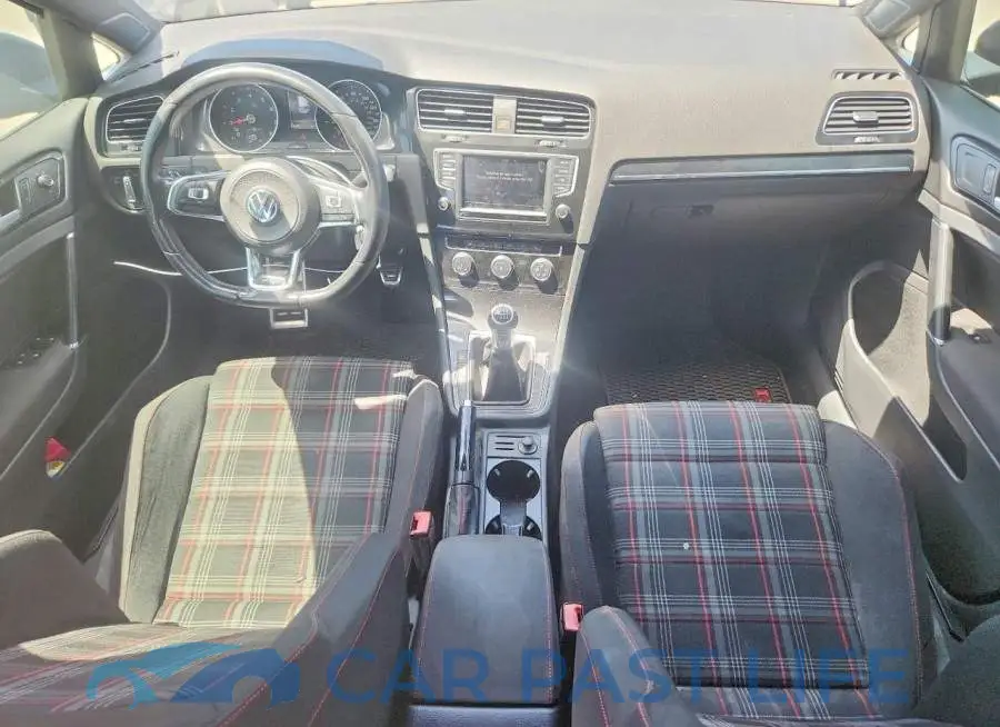 3VW5T7AU8HM001135# 8