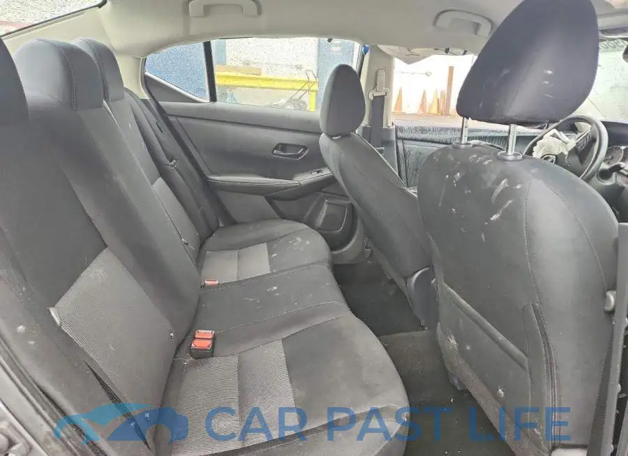 3N1AB8CV3RY319497# 10