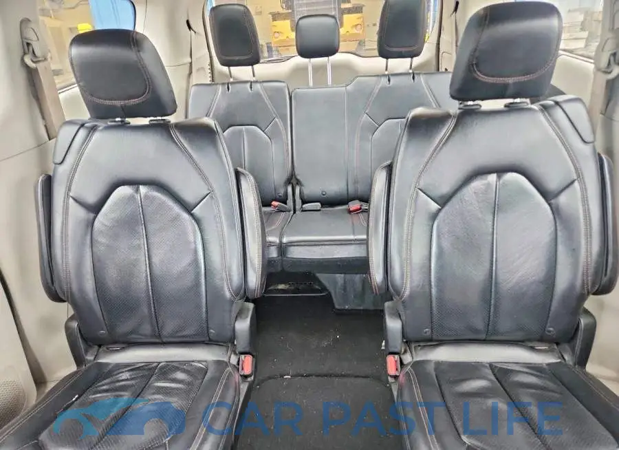 2C4RC1EG8JR148379# 10