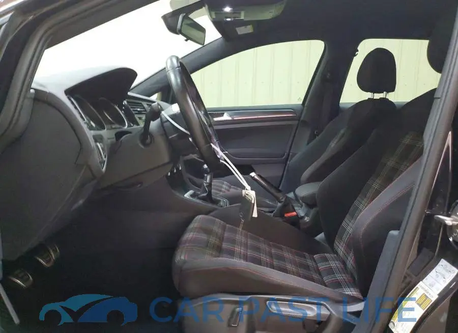 3VW5T7AU9LM002576# 7