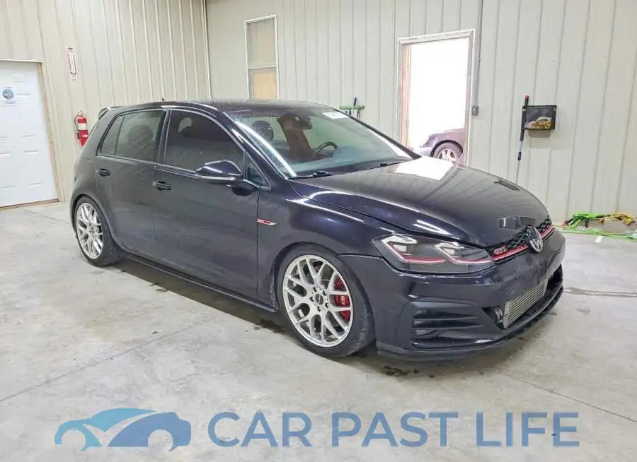 3VW5T7AU9LM002576# 4