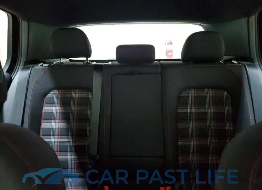 3VW5T7AU9LM002576# 10