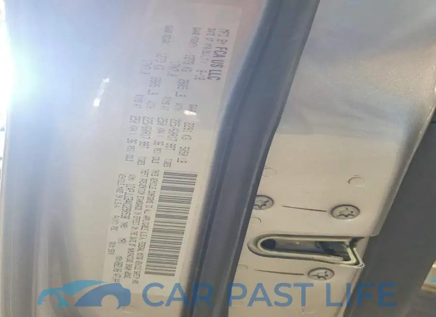 1C4PJLCB4KD290538# 12