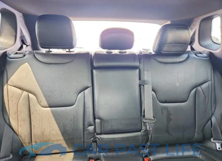 3C4NJDCN6PT567621# 10