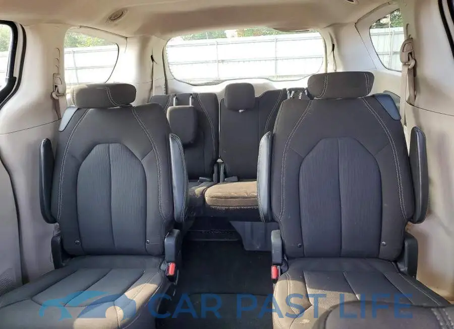 2C4RC1CG1PR602175# 10
