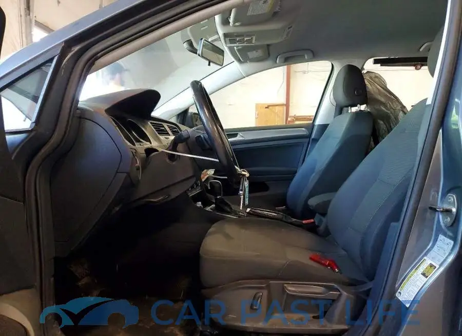3VW017AU8HM512716# 7