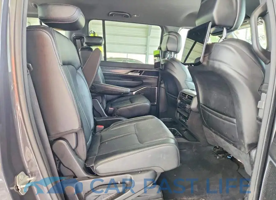 1C4SJVBP8PS585020# 11