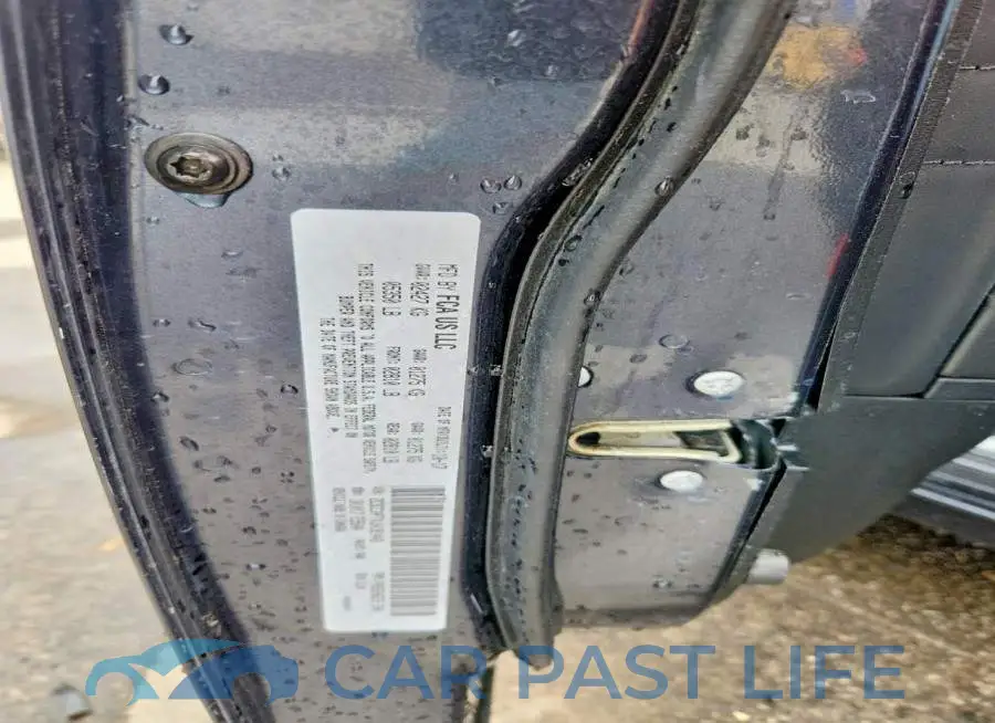 2C3CCAPTXJH181443# 12
