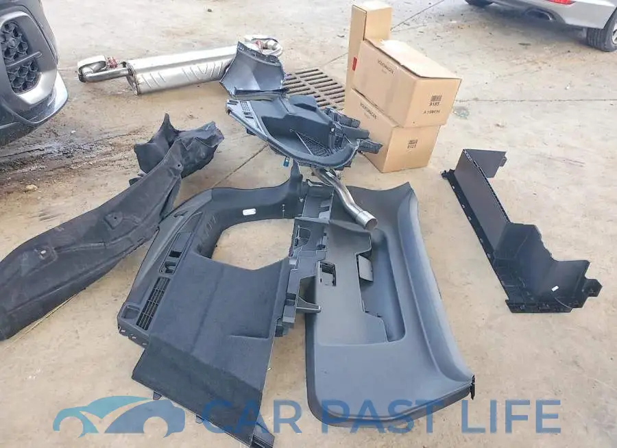WA1EAAGU1T2011867# 13