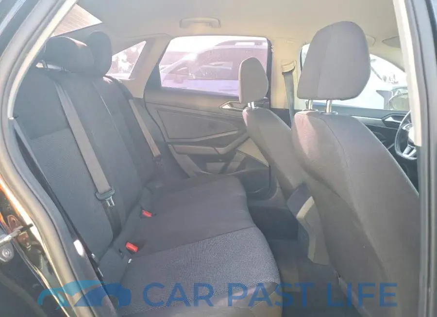 3VWCB7BU5LM035051# 10