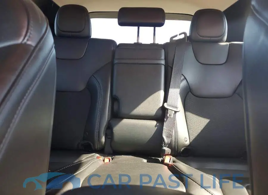 1C4PJLLB2KD332902# 10