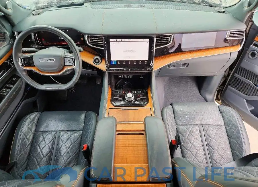 1C4SJVGJ9NS168569# 8