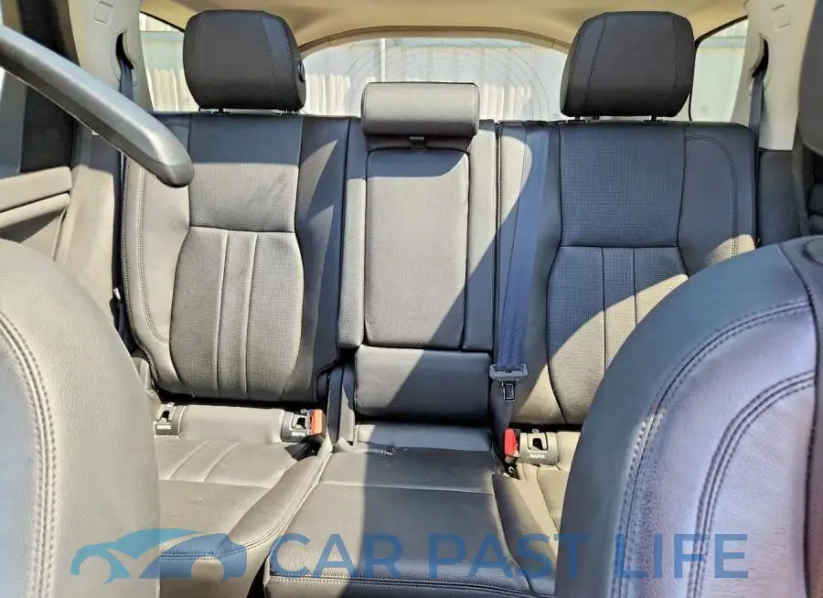 SALCR2RX0JH769477# 10