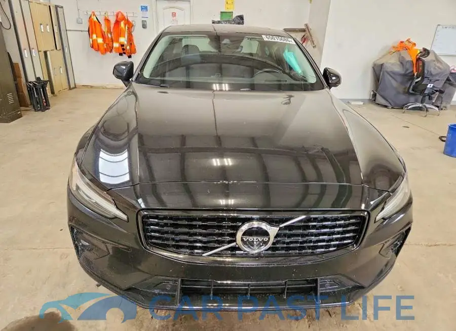 7JR102TZ9MG109369# 5