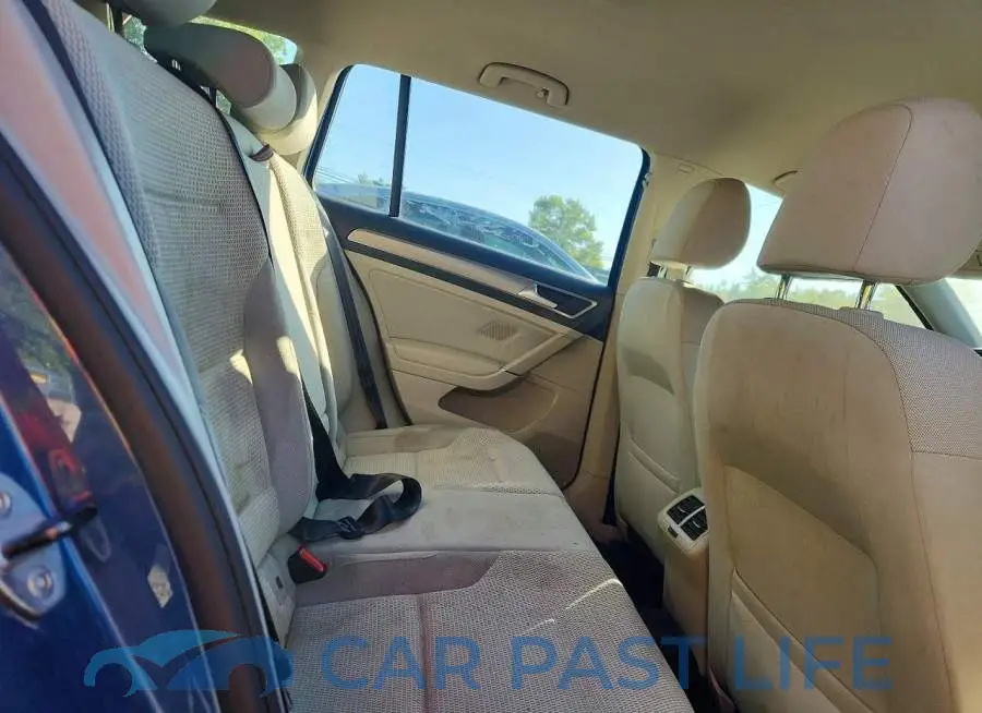 3VW017AU9HM511722# 10