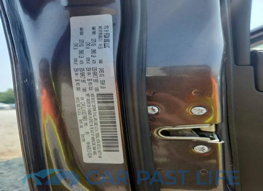 1C4PJLLX1KD170823# 13