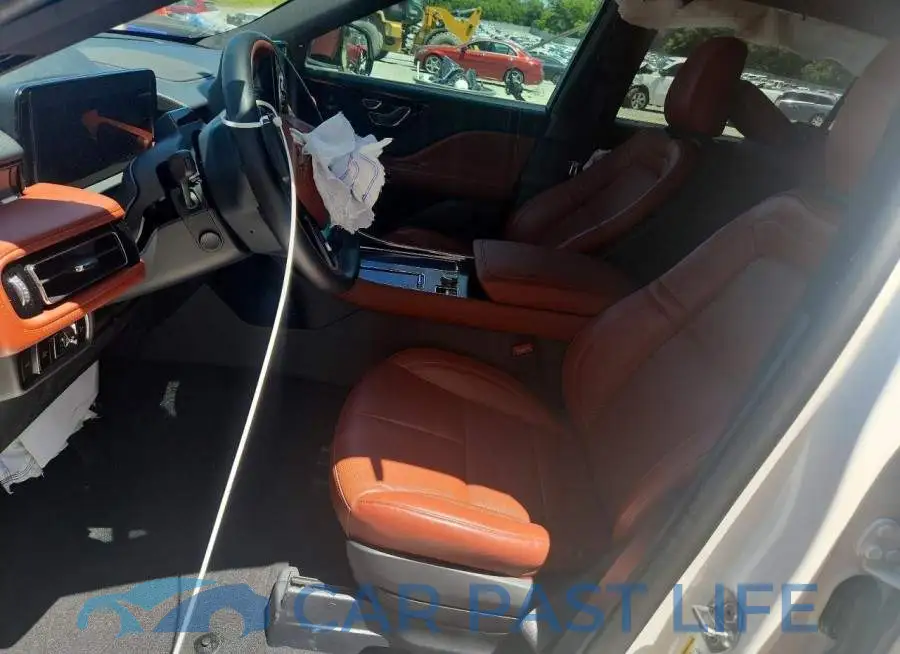 5LM5J7WC7SGL18259# 7