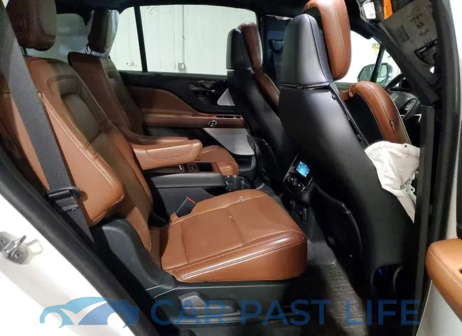5LM5J7XC0LGL21195# 11