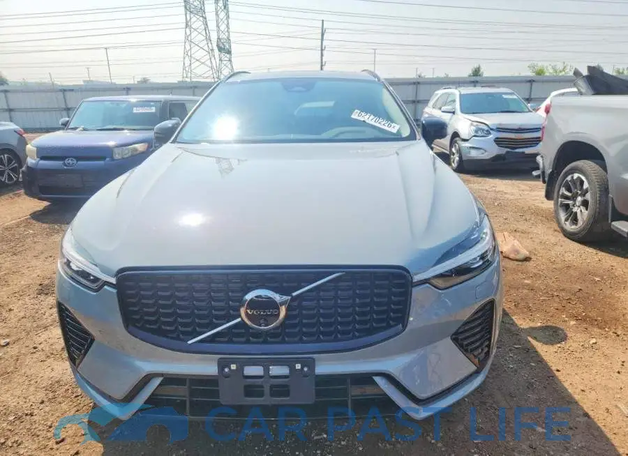 YV4M12RC3S1158589# 5