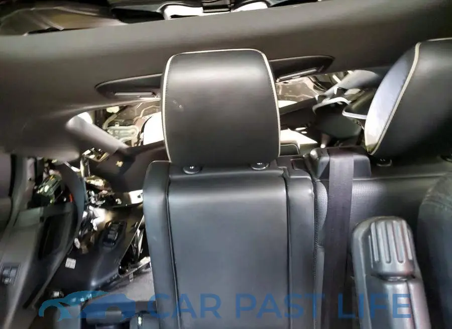SALRRBBV8HA022926# 10