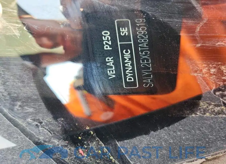 SALYL2EX5TA829519# 12