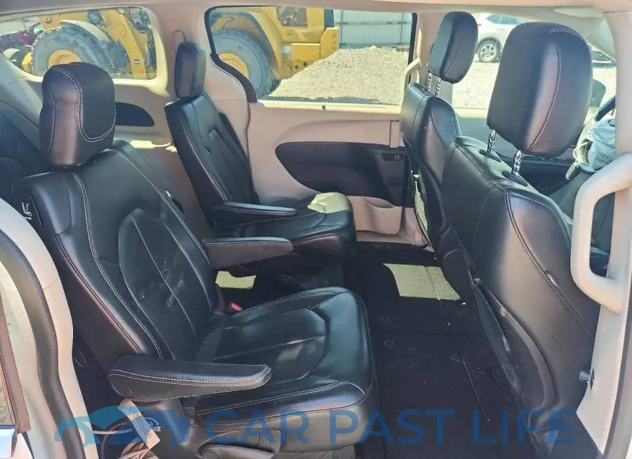 2C4RC1DG2LR163335# 11