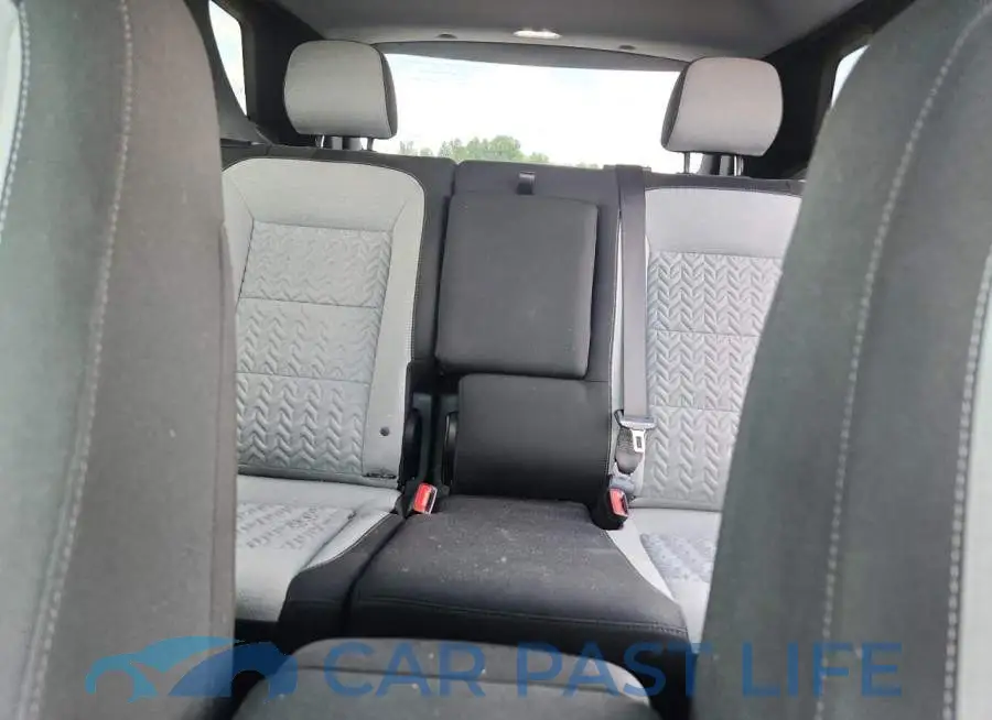 3GNAXHEG4PL270695# 10