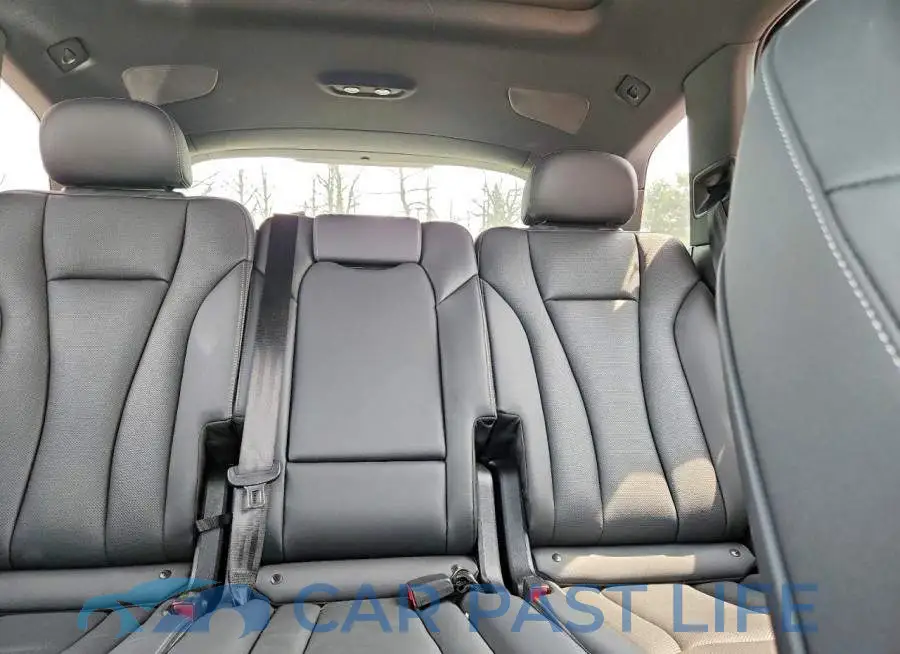 WA1LCBF76SD002801# 10