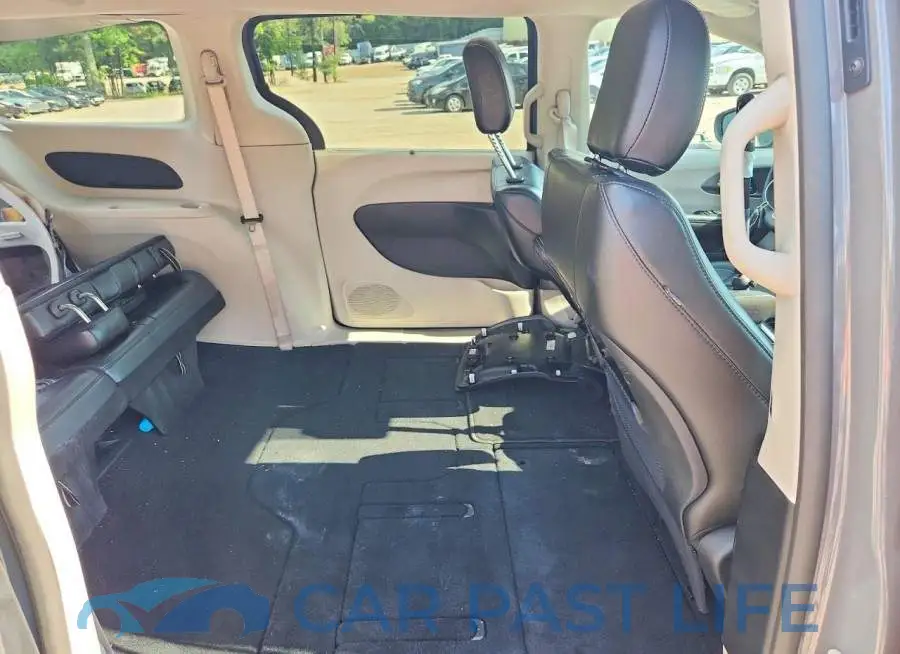 2C4RC1BG4PR586216# 10