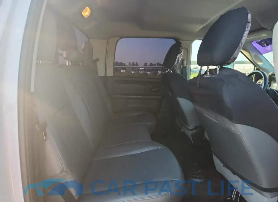 3C7WRLEL6JG188060# 10