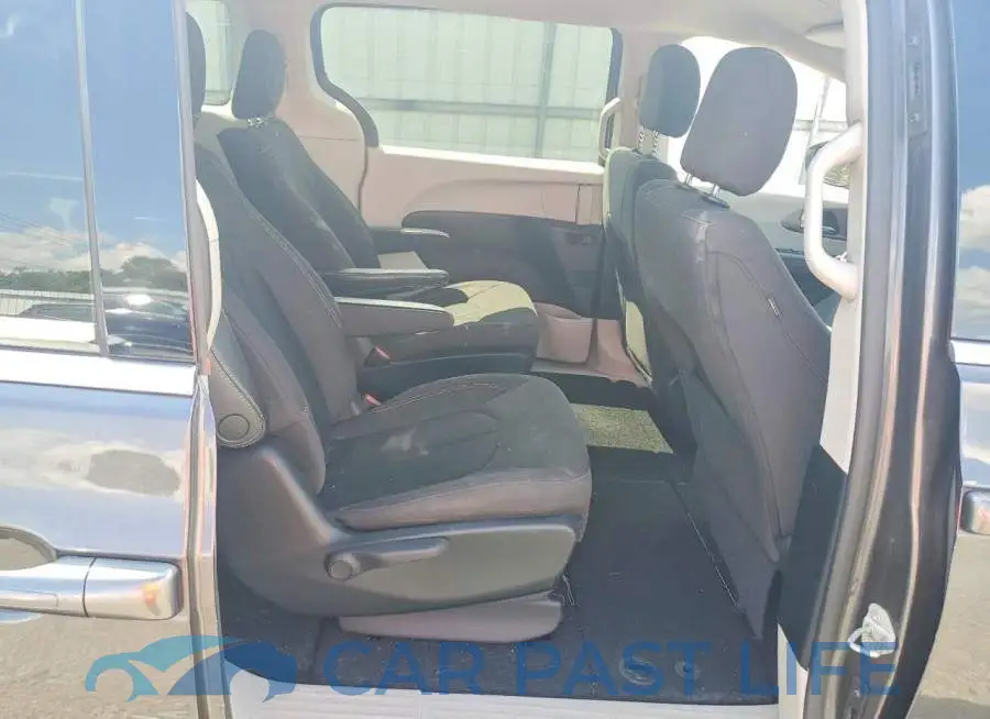 2C4RC1CG6LR112017# 11