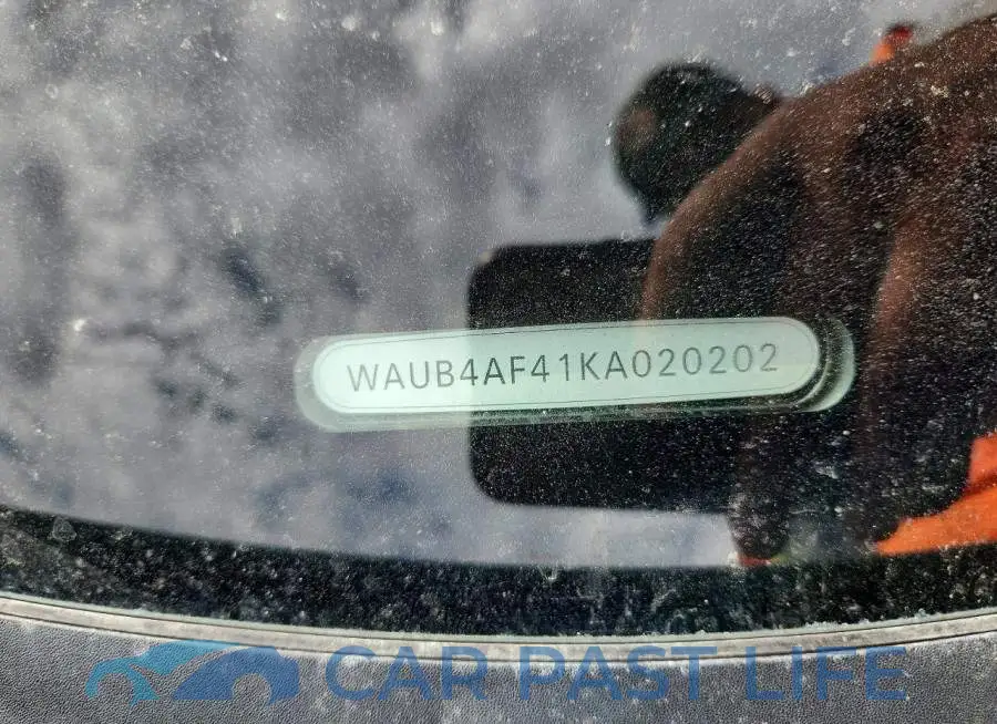 WAUB4AF41KA020202# 12